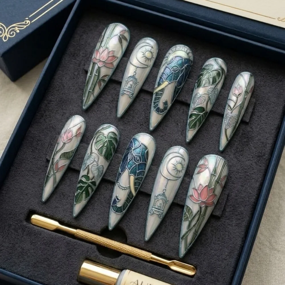 press on nails, custom press on nails, fake nails, Nails Art, stained glass nails, gold press on nails, 3d press on nails, luxury press on nails, handmade press on nails