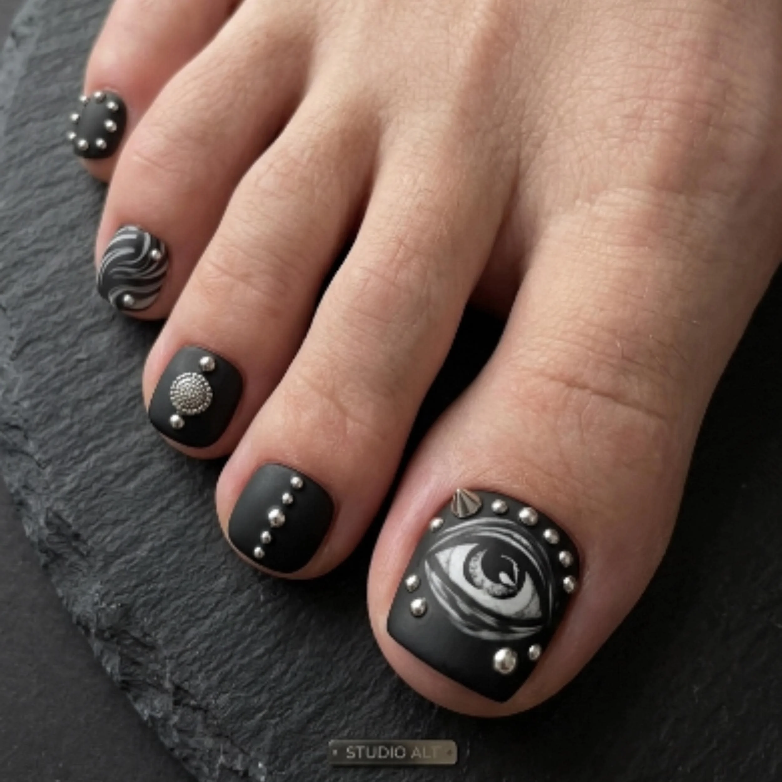 toe nails, 3D studded, press on nails, custom press on nails, fake nails, Nails Art, stained glass nails, gold press on nails, 3d press on nails, luxury press on nails, handmade press on nails