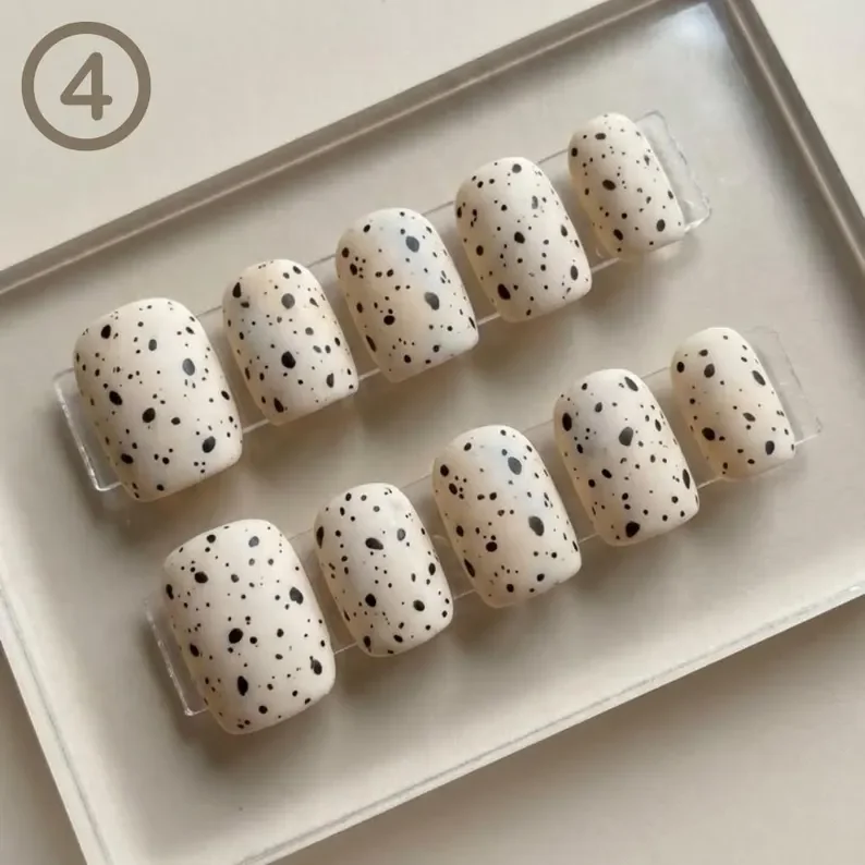 short square nails, nude earthy shades, press on nails, custom press on nails, fake nails, Nails Art, stained glass nails, gold press on nails, 3d press on nails, luxury press on nails, handmade press on nails