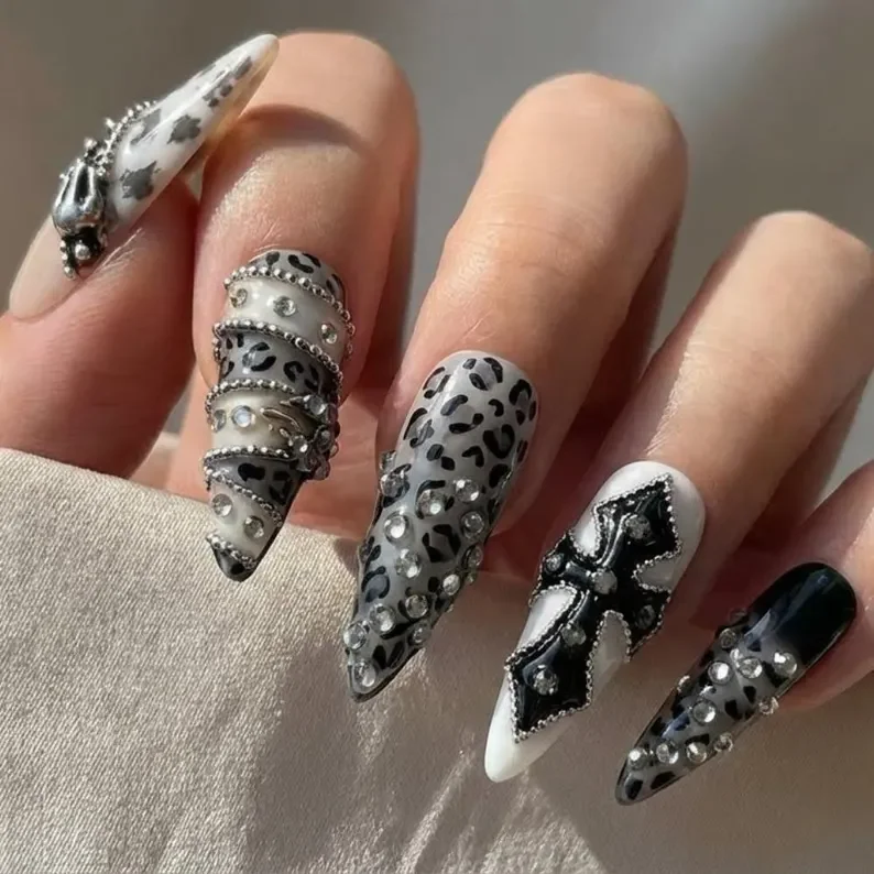 leopard print nails, gothic nail art, press on nails, custom press on nails, fake nails, Nails Art, stained glass nails, gold press on nails, 3d press on nails, luxury press on nails, handmade press on nails
