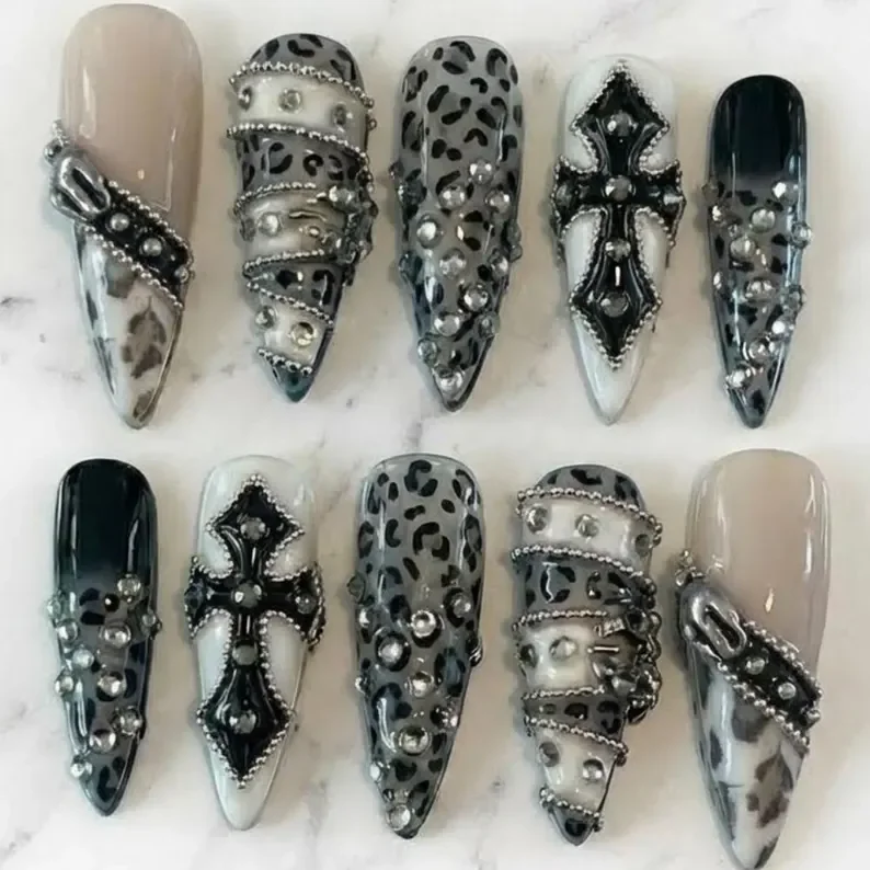 animal print nails, chrome nail art, press on nails, custom press on nails, fake nails, Nails Art, stained glass nails, gold press on nails, 3d press on nails, luxury press on nails, handmade press on nails