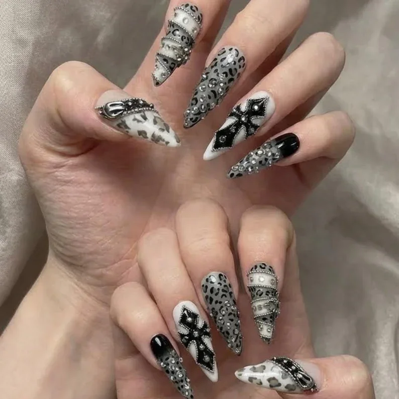 leopard print nails, gothic nail art, press on nails, custom press on nails, fake nails, Nails Art, stained glass nails, gold press on nails, 3d press on nails, luxury press on nails, handmade press on nails