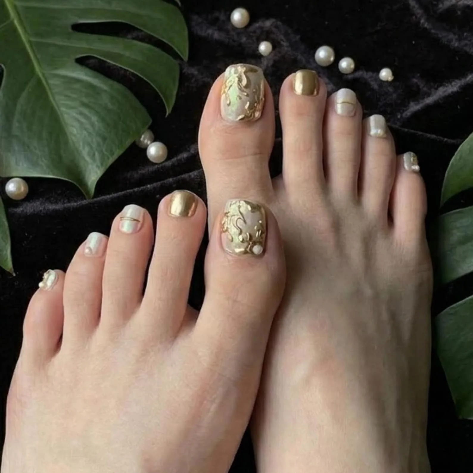 chrome pedicure, pearl manicure, press on nails, custom press on nails, fake nails, Nails Art, stained glass nails, gold press on nails, 3d press on nails, luxury press on nails, handmade press on nails