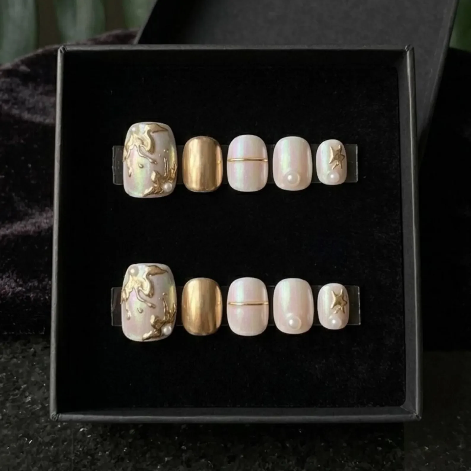 iridescent chrome, liquid metal, press on nails, custom press on nails, fake nails, Nails Art, stained glass nails, gold press on nails, 3d press on nails, luxury press on nails, handmade press on nails