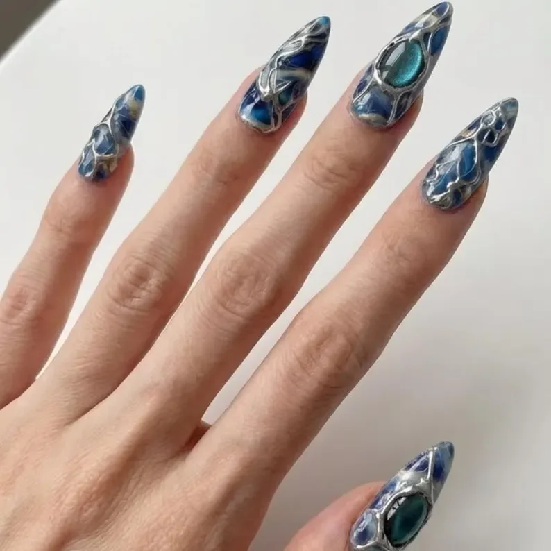 press-on nails, silver texture, press on nails, custom press on nails, fake nails, Nails Art, stained glass nails, gold press on nails, 3d press on nails, luxury press on nails, handmade press on nails