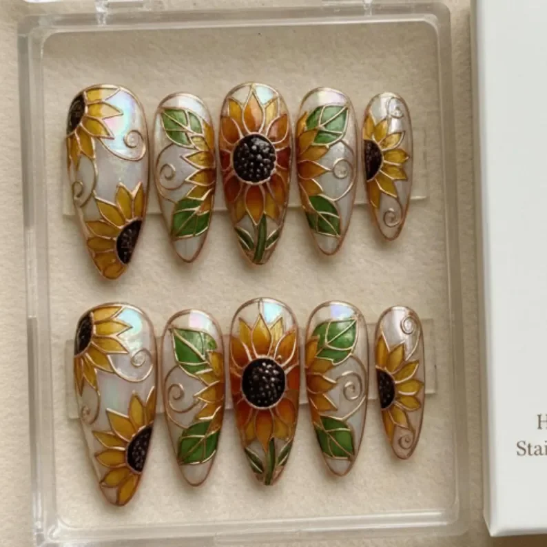 nature core nails, maximalist 3D nails, press on nails, custom press on nails, fake nails, Nails Art, stained glass nails, gold press on nails, 3d press on nails, luxury press on nails, handmade press on nails