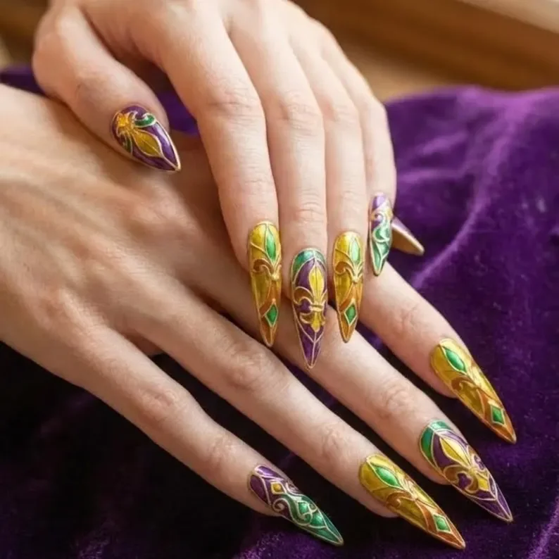 3D gold nails, fleur-de-lis nail art, press on nails, custom press on nails, fake nails, Nails Art, stained glass nails, gold press on nails, 3d press on nails, luxury press on nails, handmade press on nails