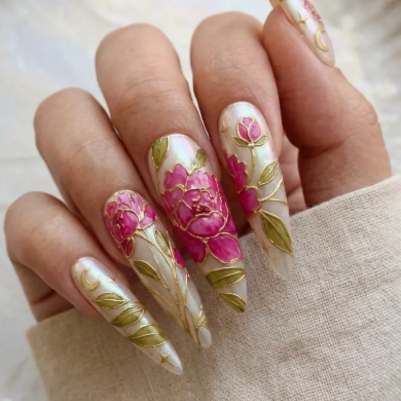 gold floral, press on nails, custom press on nails, fake nails, Nails Art, stained glass nails, gold press on nails, 3d press on nails, luxury press on nails, handmade press on nails