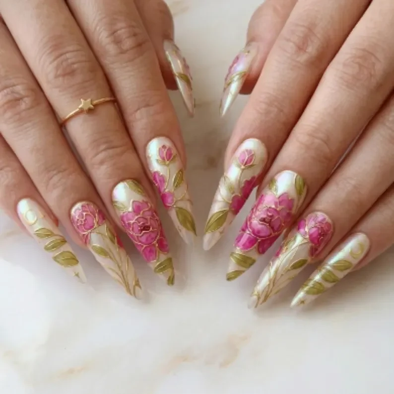 gold floral, press on nails, custom press on nails, fake nails, Nails Art, stained glass nails, gold press on nails, 3d press on nails, luxury press on nails, handmade press on nails