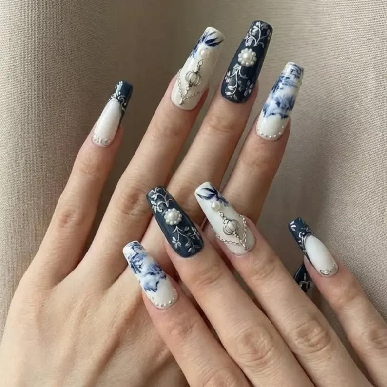 silver nail accents, oriental themed nails, press on nails, custom press on nails, fake nails, Nails Art, stained glass nails, gold press on nails, 3d press on nails, luxury press on nails, handmade press on nails