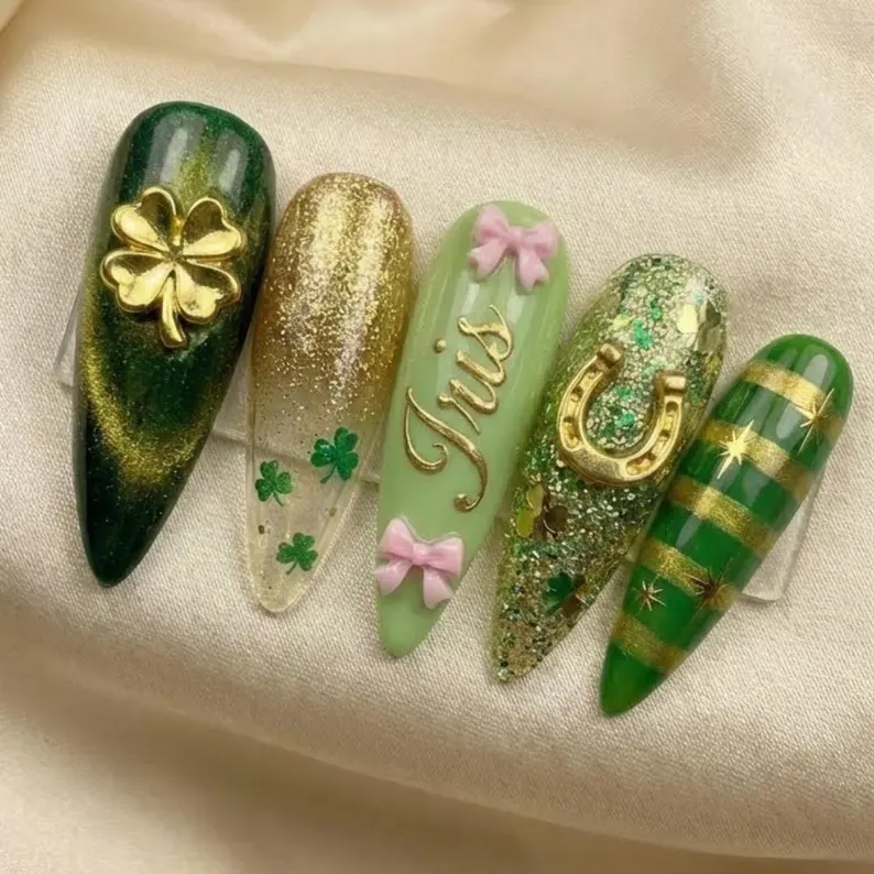 3D clover design, horseshoe nail art, press on nails, custom press on nails, fake nails, Nails Art, stained glass nails, gold press on nails, 3d press on nails, luxury press on nails, handmade press on nails
