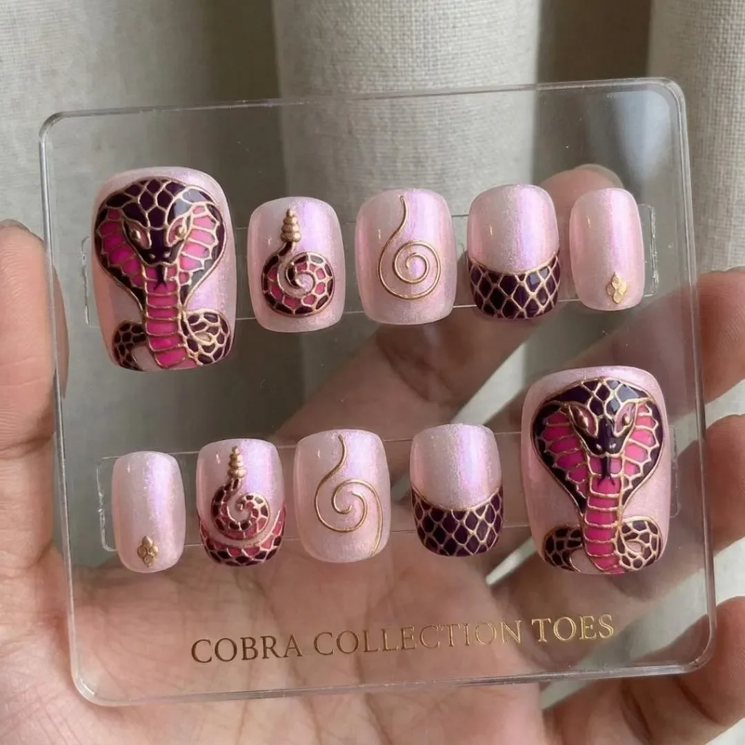 press on nails, custom press on nails, fake nails, Nails Art, stained glass nails, gold press on nails, 3d press on nails, luxury press on nails, handmade press on nails