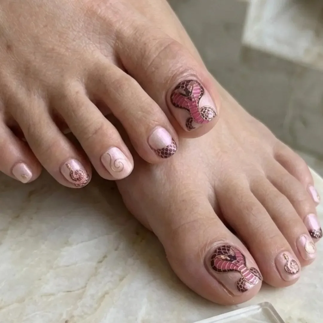 press on nails, custom press on nails, fake nails, Nails Art, stained glass nails, gold press on nails, 3d press on nails, luxury press on nails, handmade press on nails