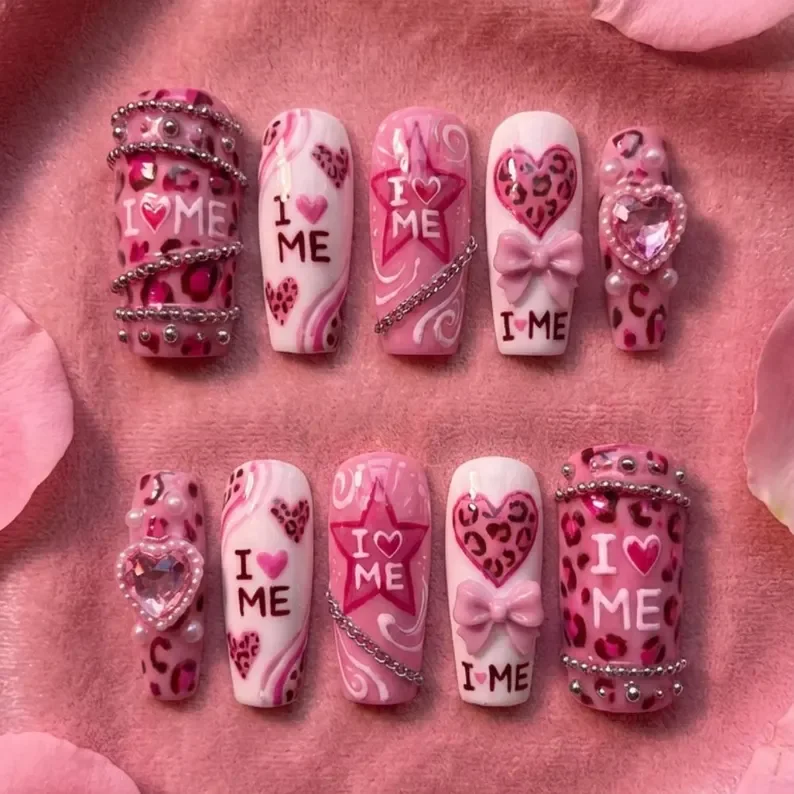 chain detail nails, Galentine's Day nails, press on nails, custom press on nails, fake nails, Nails Art, stained glass nails, gold press on nails, 3d press on nails, luxury press on nails, handmade press on nails