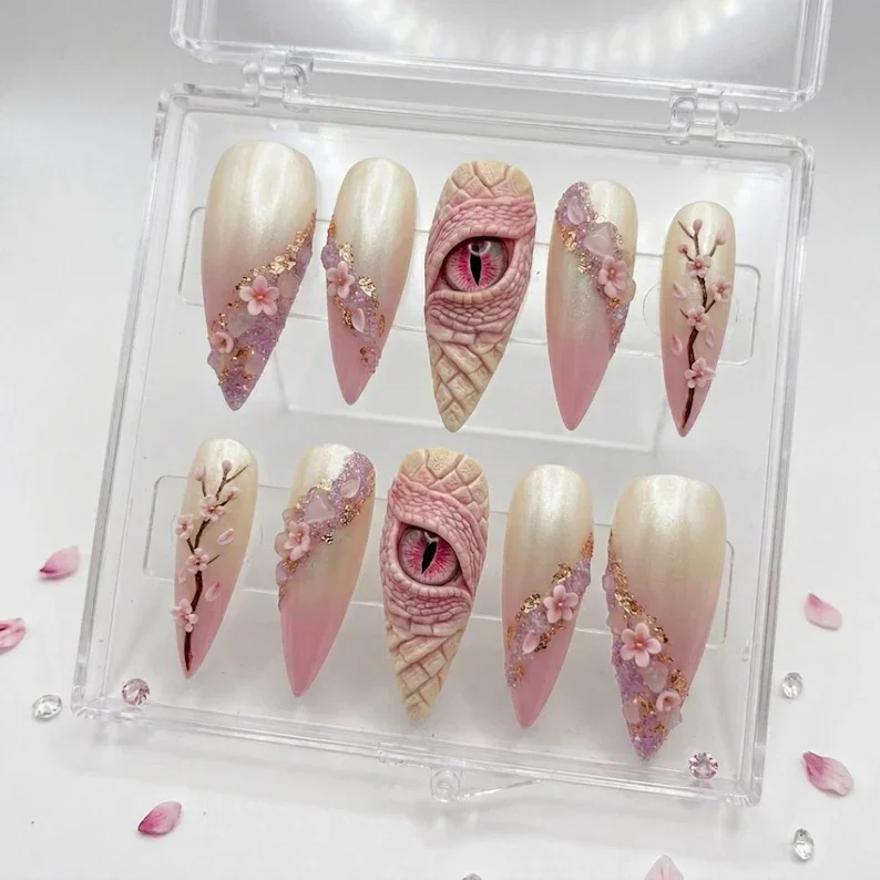press on nails, custom press on nails, fake nails, Nails Art, stained glass nails, gold press on nails, 3d press on nails, luxury press on nails, handmade press on nails