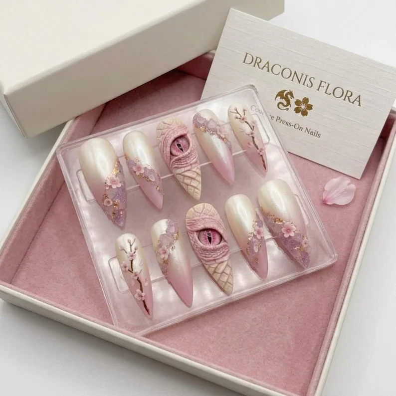 press on nails, custom press on nails, fake nails, Nails Art, stained glass nails, gold press on nails, 3d press on nails, luxury press on nails, handmade press on nails