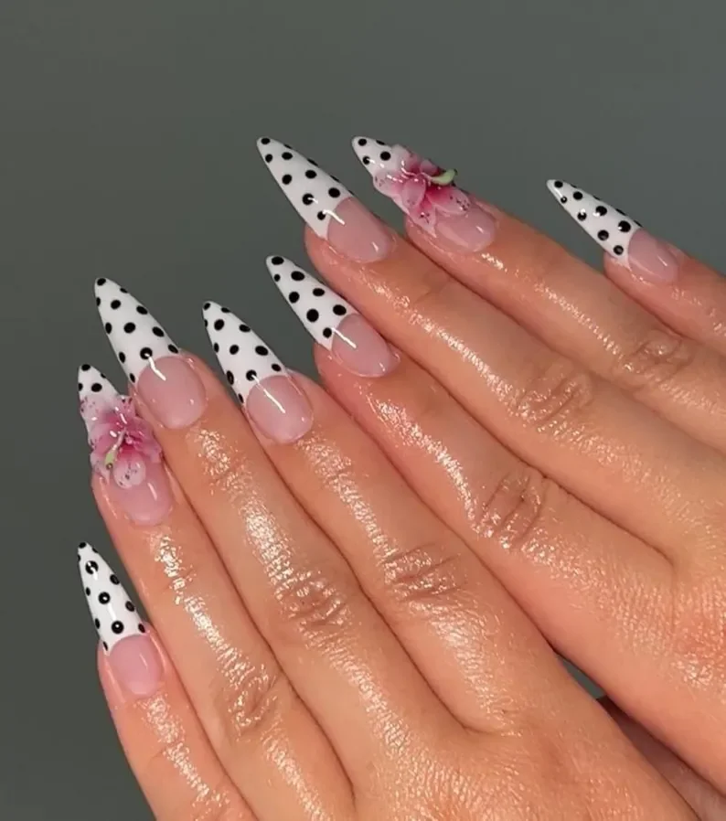 press on nails, custom press on nails, fake nails, Nails Art, stained glass nails, gold press on nails, 3d press on nails, luxury press on nails, handmade press on nails