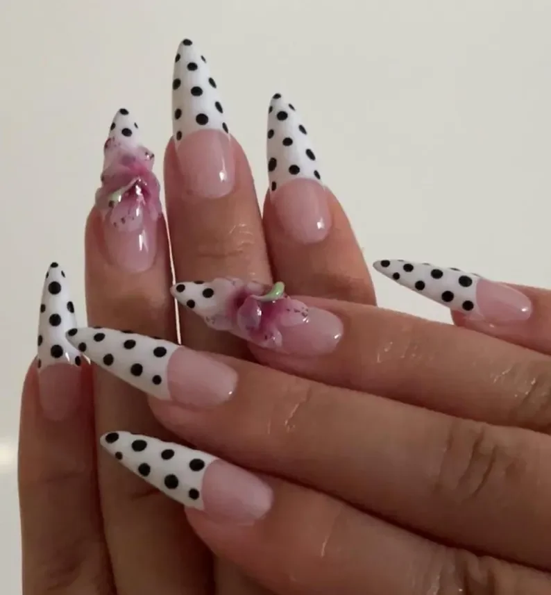 press on nails, custom press on nails, fake nails, Nails Art, stained glass nails, gold press on nails, 3d press on nails, luxury press on nails, handmade press on nails