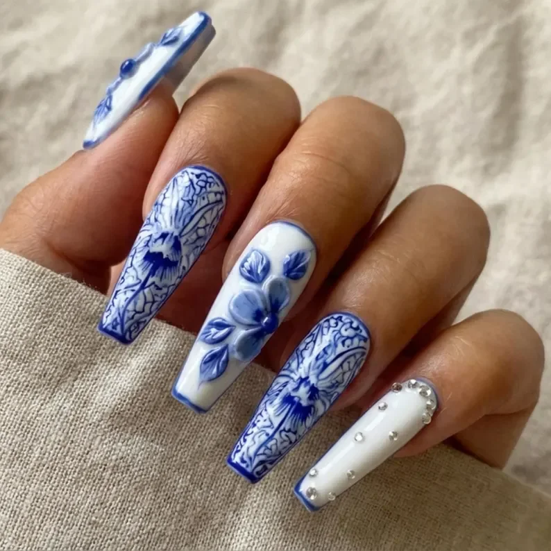 3D porcelain design, hand painted chinoiserie, press on nails, custom press on nails, fake nails, Nails Art, stained glass nails, gold press on nails, 3d press on nails, luxury press on nails, handmade press on nails