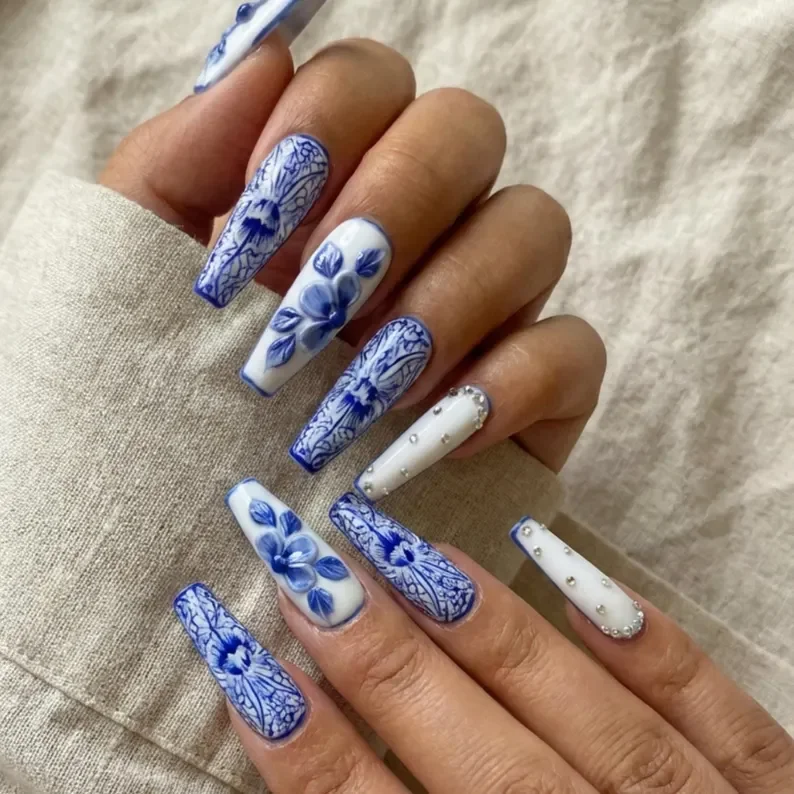 chinoiserie art nails, crystal rhinestone, press on nails, custom press on nails, fake nails, Nails Art, stained glass nails, gold press on nails, 3d press on nails, luxury press on nails, handmade press on nails