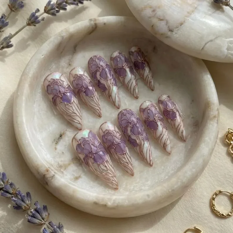 press on nails, art nouveau nails, custom press on nails, fake nails, Nails Art, stained glass nails, gold press on nails, 3d press on nails, luxury press on nails, handmade press on nails
