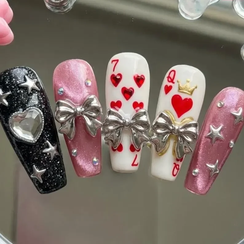 press on nails, queen of hearts, custom press on nails, fake nails, Nails Art, stained glass nails, gold press on nails, 3d press on nails, luxury press on nails, handmade press on nails