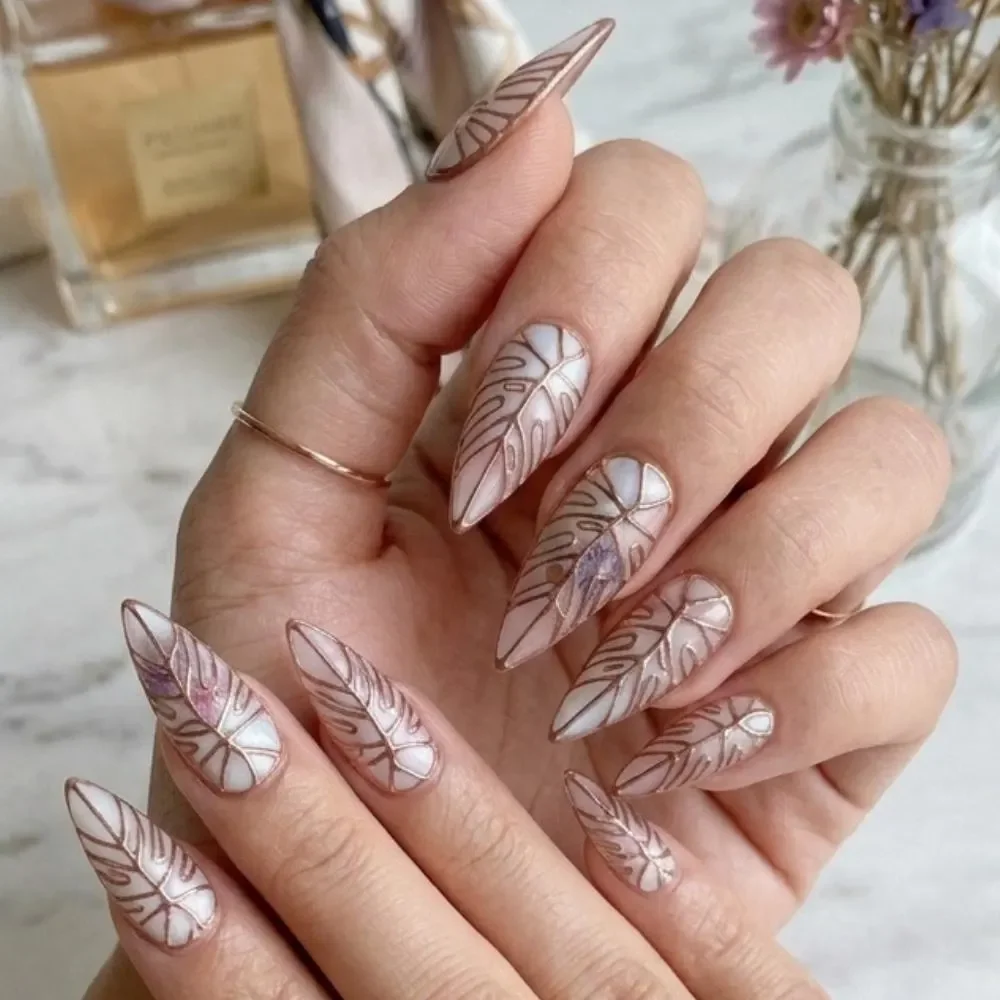 dried flower nails, botanical art, press on nails, custom press on nails, fake nails, Nails Art, stained glass nails, gold press on nails, 3d press on nails, luxury press on nails, handmade press on nails