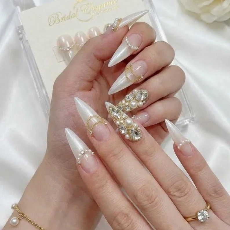 chain nail set, gold bridal nails, press on nails, custom press on nails, fake nails, Nails Art, stained glass nails, gold press on nails, 3d press on nails, luxury press on nails, handmade press on nails