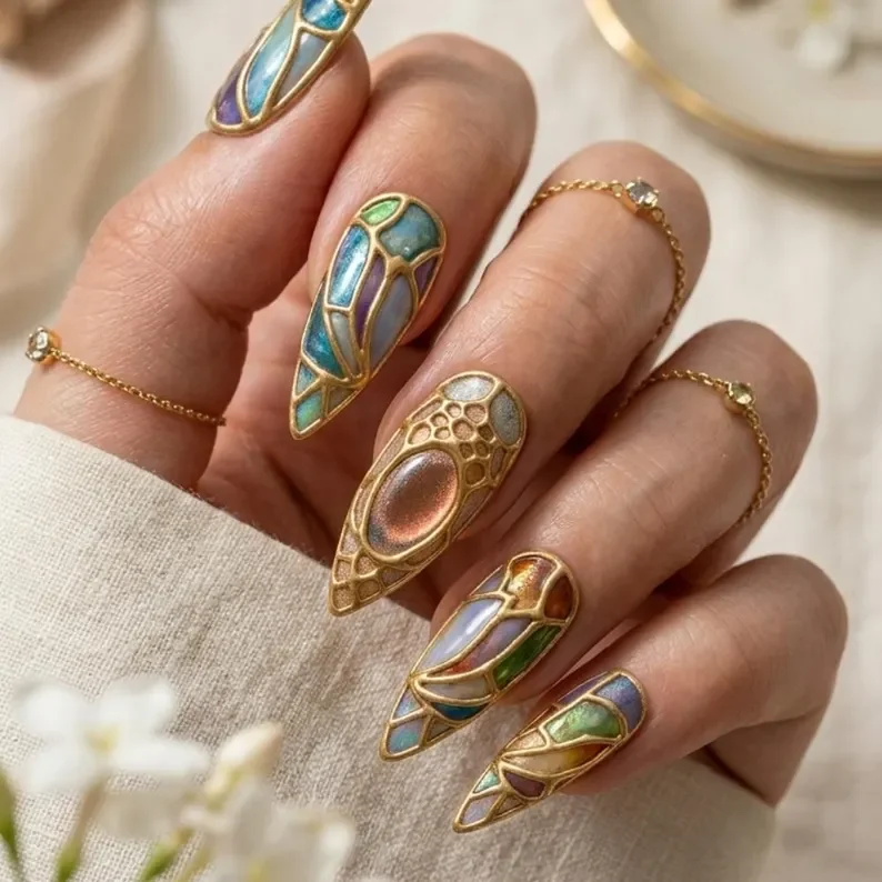 Art Nouveau, Stained Glass, press on nails, custom press on nails, fake nails, Nails Art, stained glass nails, gold press on nails, 3d press on nails, luxury press on nails, handmade press on nails
