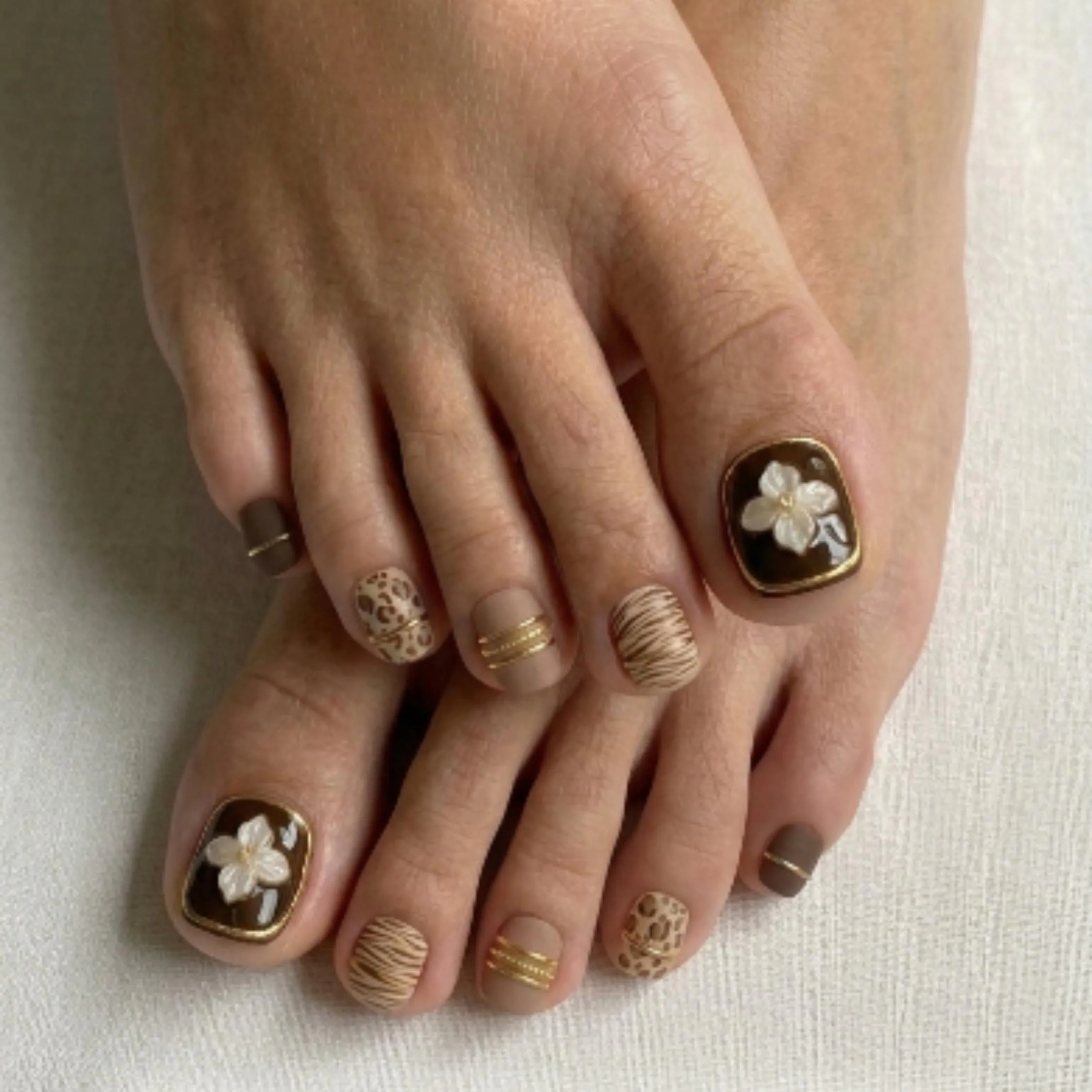 press on toes, leopard print, press on nails, custom press on nails, fake nails, Nails Art, stained glass nails, gold press on nails, 3d press on nails, luxury press on nails, handmade press on nails