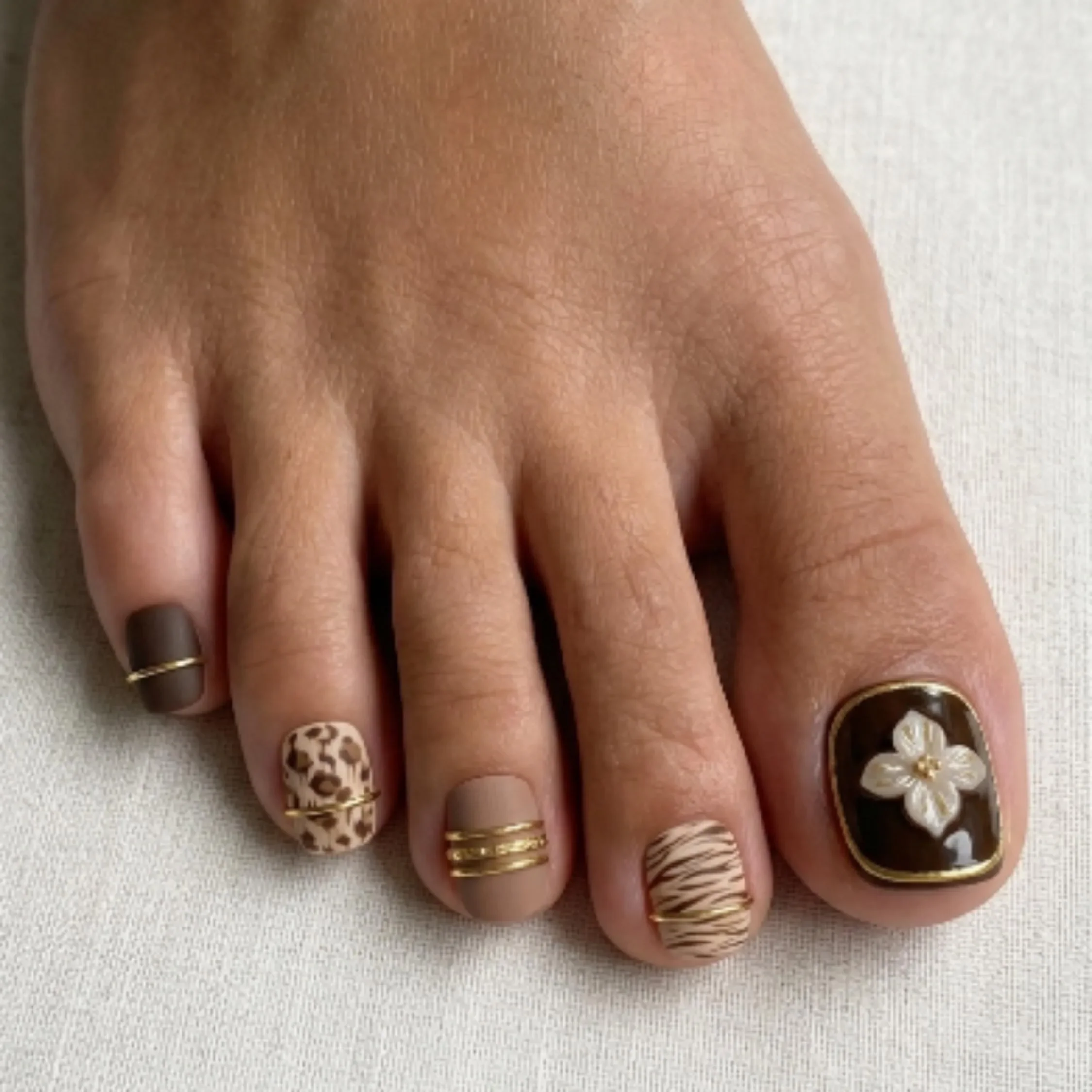 faux toenails, animal print, press on nails, custom press on nails, fake nails, Nails Art, stained glass nails, gold press on nails, 3d press on nails, luxury press on nails, handmade press on nails