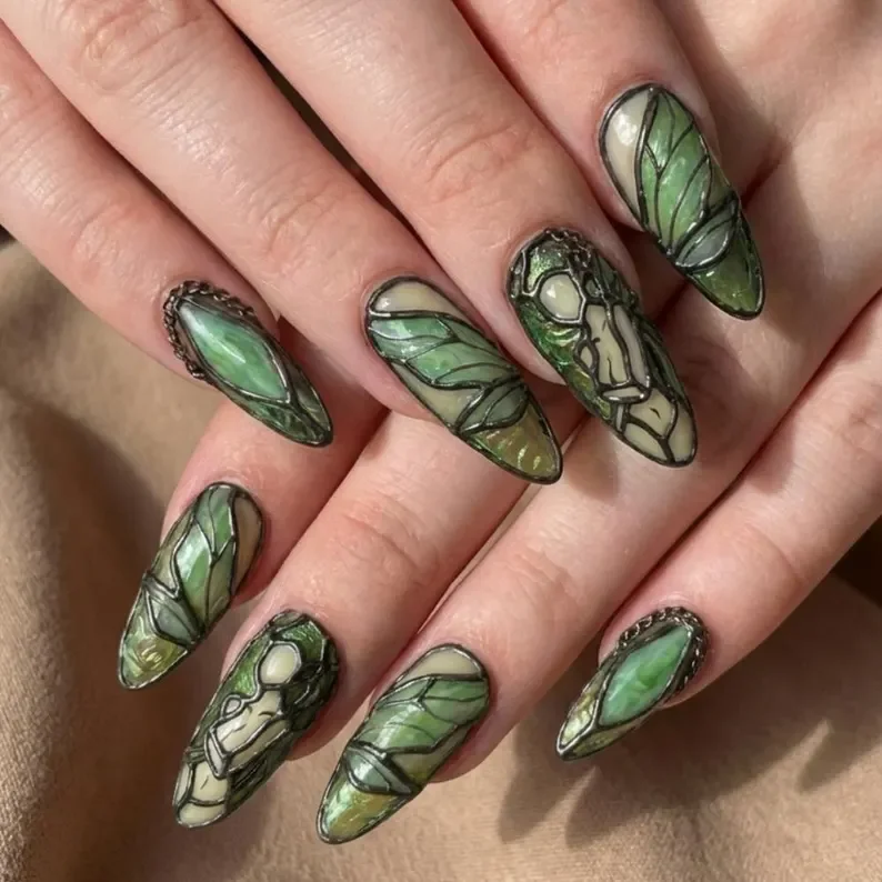 crystal press on nails, chain art nails, press on nails, custom press on nails, fake nails, Nails Art, stained glass nails, gold press on nails, 3d press on nails, luxury press on nails, handmade press on nails