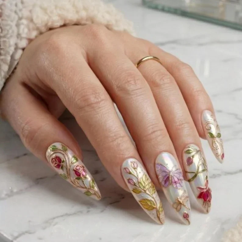 press on nails, custom press on nails, fake nails, Nails Art, stained glass nails, gold press on nails, 3d press on nails, luxury press on nails, handmade press on nails