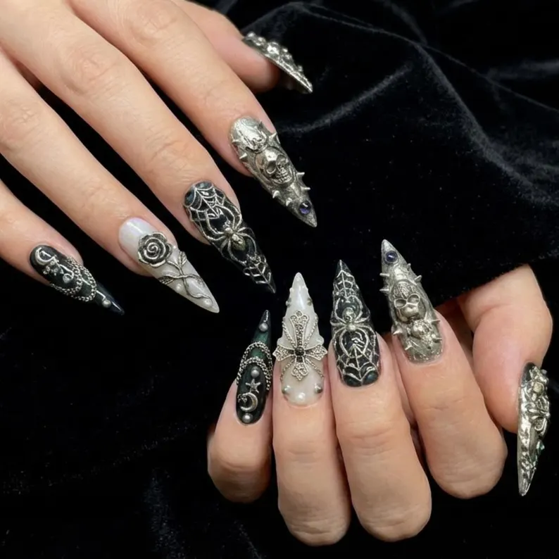 grunge nail art, 3D silver skull, press on nails, custom press on nails, fake nails, Nails Art, stained glass nails, gold press on nails, 3d press on nails, luxury press on nails, handmade press on nails