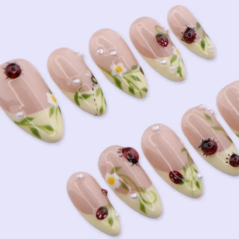 press on nails, custom press on nails, fake nails, Nails Art, stained glass nails, gold press on nails, 3d press on nails, luxury press on nails, handmade press on nails