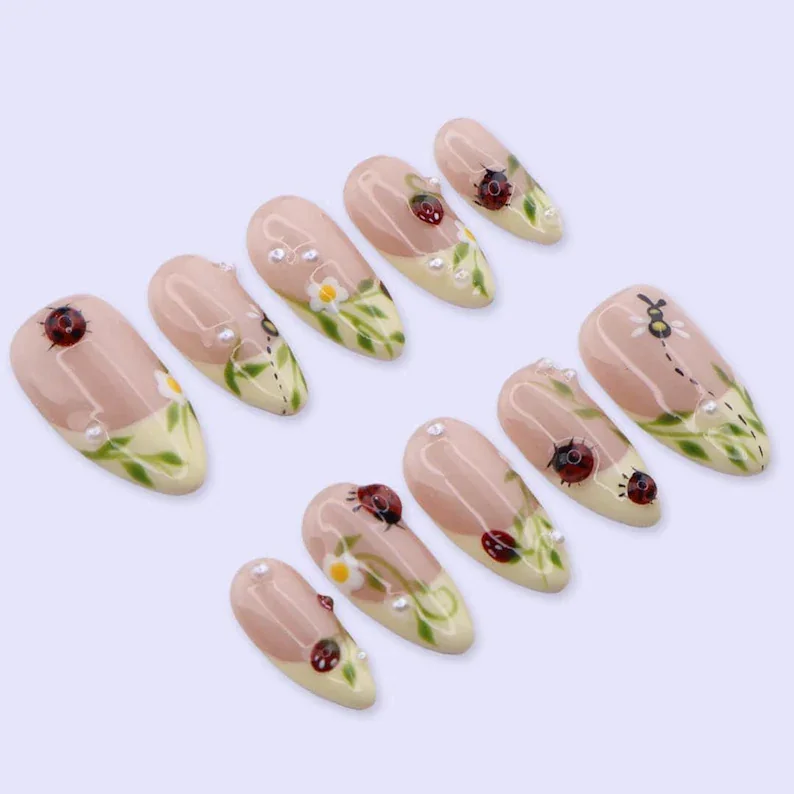 press on nails, custom press on nails, fake nails, Nails Art, stained glass nails, gold press on nails, 3d press on nails, luxury press on nails, handmade press on nails