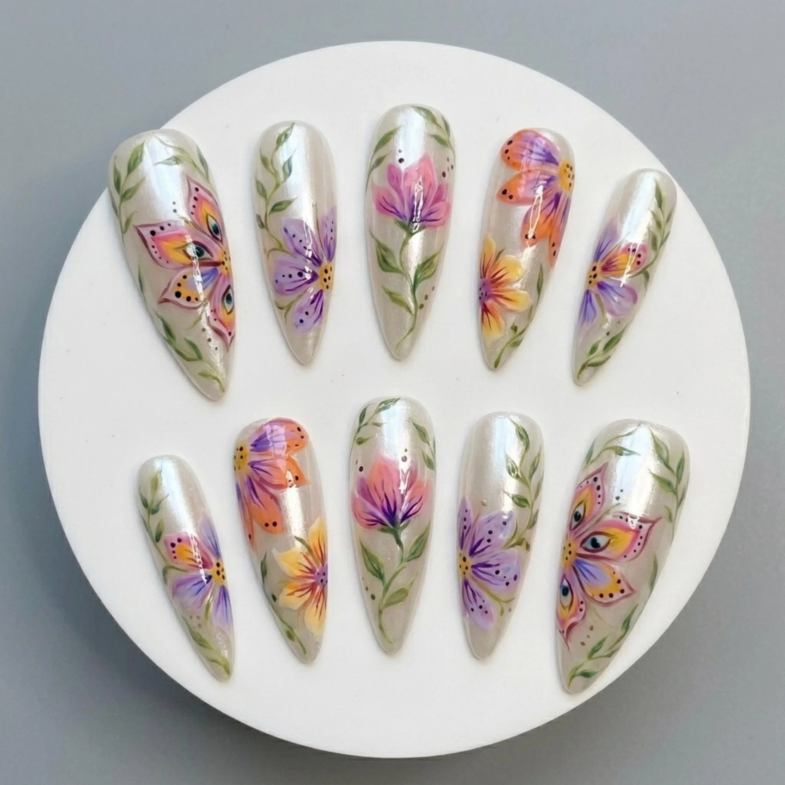press on nails, custom press on nails, fake nails, Nails Art, stained glass nails, gold press on nails, 3d press on nails, luxury press on nails, handmade press on nails
