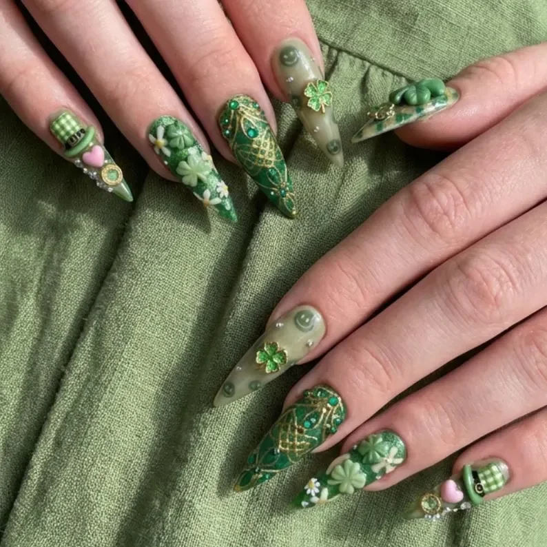 Celtic Design, St Patrick Nails, press on nails, custom press on nails, fake nails, Nails Art, stained glass nails, gold press on nails, 3d press on nails, luxury press on nails, handmade press on nails