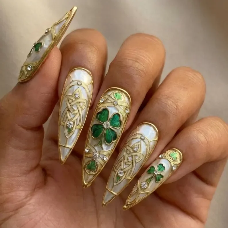 shamrock nails, St Patrick nails, press on nails, custom press on nails, fake nails, Nails Art, stained glass nails, gold press on nails, 3d press on nails, luxury press on nails, handmade press on nails