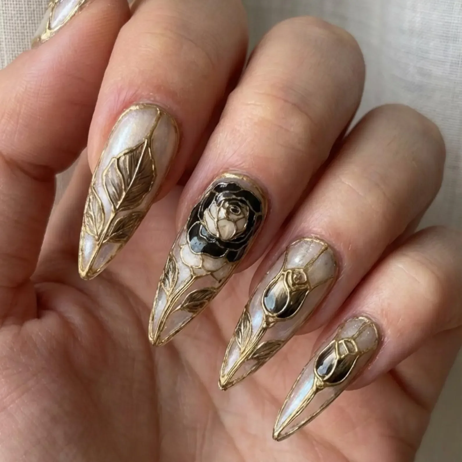 press on nails, handpainted nails, custom press on nails, fake nails, Nails Art, stained glass nails, gold press on nails, 3d press on nails, luxury press on nails, handmade press on nails
