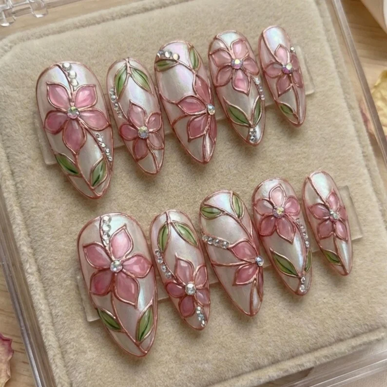 press on nails, custom press on nails, fake nails, Nails Art, stained glass nails, gold press on nails, 3d press on nails, luxury press on nails, handmade press on nails