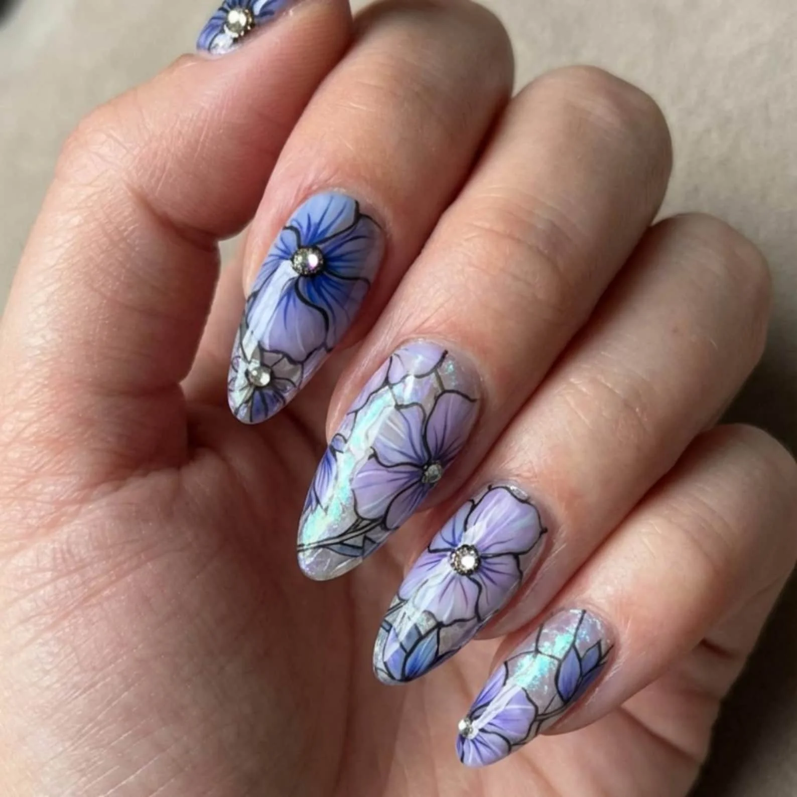 floral nail art, iridescent nails, press on nails, custom press on nails, fake nails, Nails Art, stained glass nails, gold press on nails, 3d press on nails, luxury press on nails, handmade press on nails