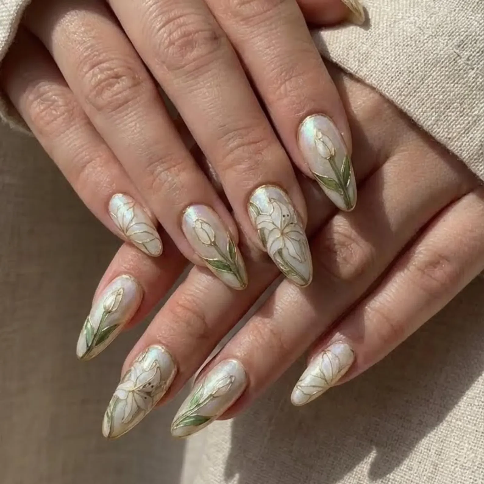handmade art nouveau, art nouveau nails, press on nails, custom press on nails, fake nails, Nails Art, stained glass nails, gold press on nails, 3d press on nails, luxury press on nails, handmade press on nails