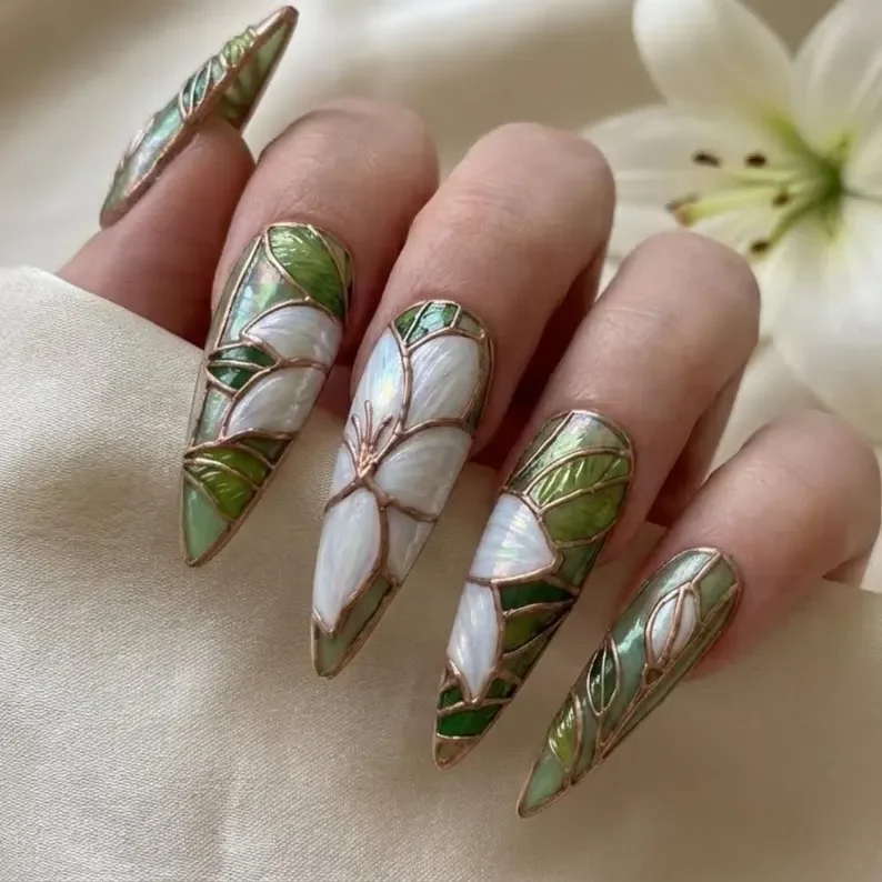 3D rose gold, sage green nails, press on nails, custom press on nails, fake nails, Nails Art, stained glass nails, gold press on nails, 3d press on nails, luxury press on nails, handmade press on nails