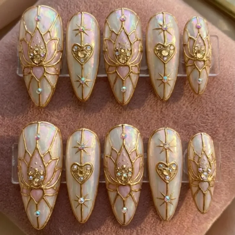 press on nails, custom press on nails, fake nails, Nails Art, stained glass nails, gold press on nails, 3d press on nails, luxury press on nails, handmade press on nails
