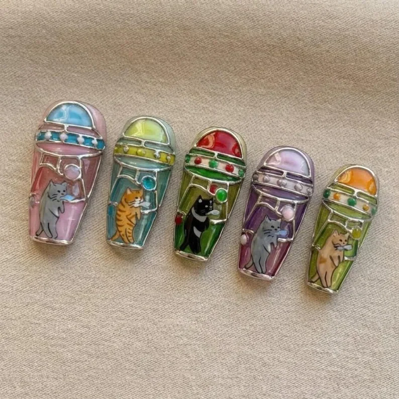 hand painted nails, Japanese kitten, press on nails, custom press on nails, fake nails, Nails Art, stained glass nails, gold press on nails, 3d press on nails, luxury press on nails, handmade press on nails