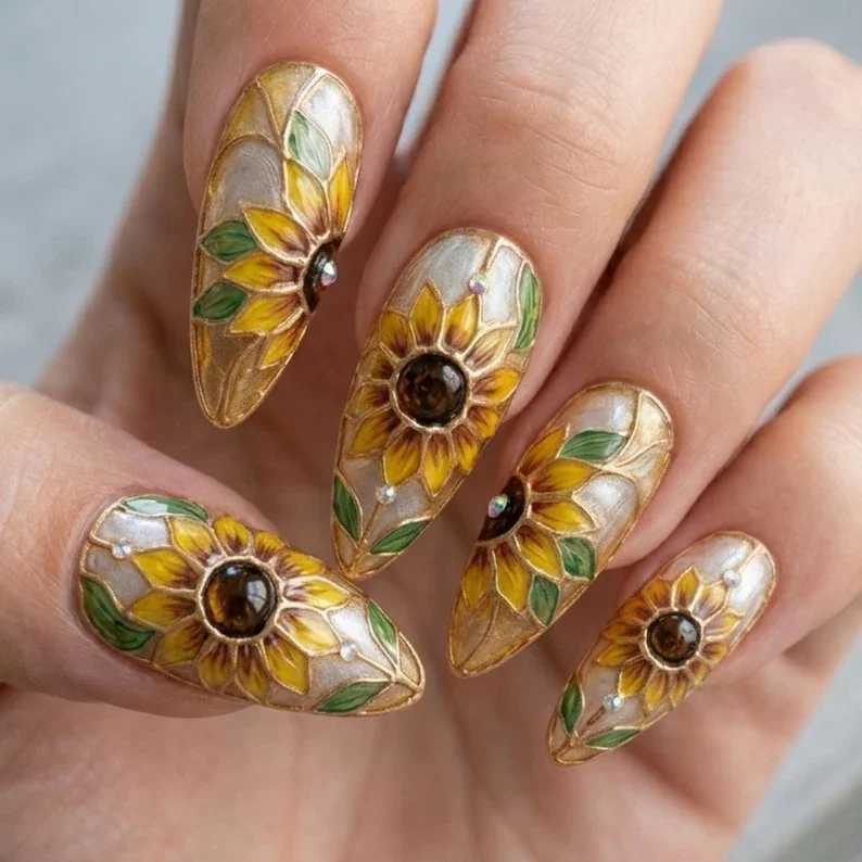 press on nails, custom press on nails, fake nails, Nails Art, stained glass nails, gold press on nails, 3d press on nails, luxury press on nails, handmade press on nails