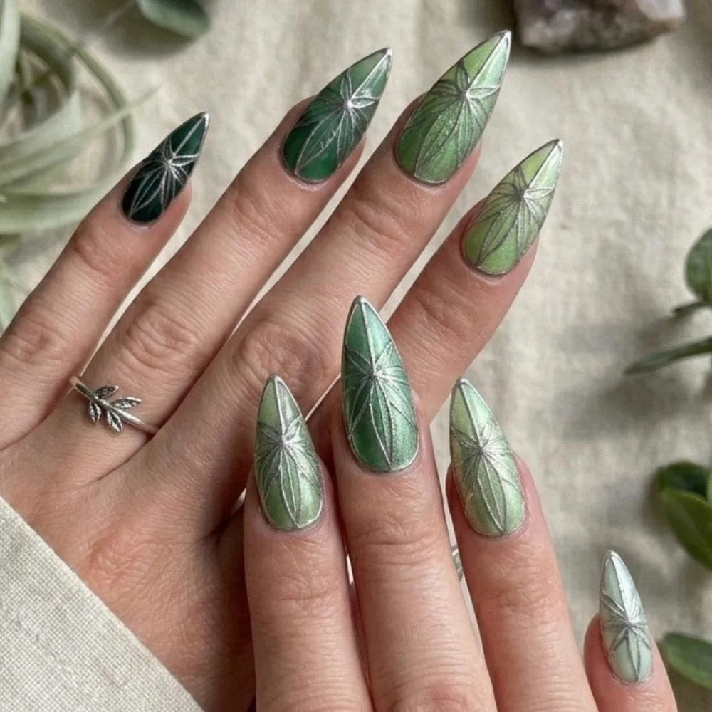 emerald green nails, neon green nails, press on nails, custom press on nails, fake nails, Nails Art, stained glass nails, gold press on nails, 3d press on nails, luxury press on nails, handmade press on nails
