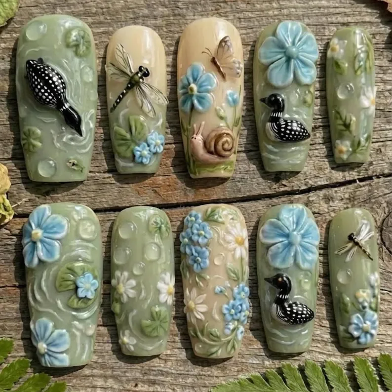 Canadian wolf bird, 3D press on nails, press on nails, custom press on nails, fake nails, Nails Art, stained glass nails, gold press on nails, 3d press on nails, luxury press on nails, handmade press on nails