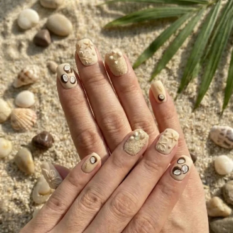 beige short nails, press on nails, custom press on nails, fake nails, Nails Art, stained glass nails, gold press on nails, 3d press on nails, luxury press on nails, handmade press on nails